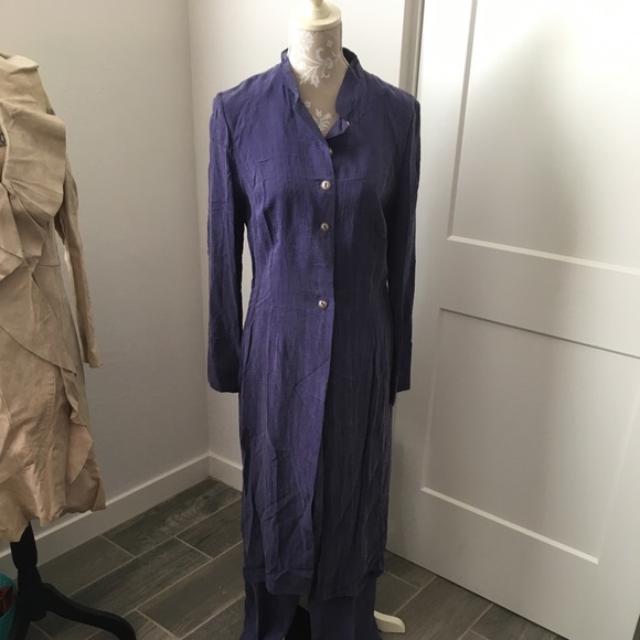 Two piece suit - Picture 2 of 2